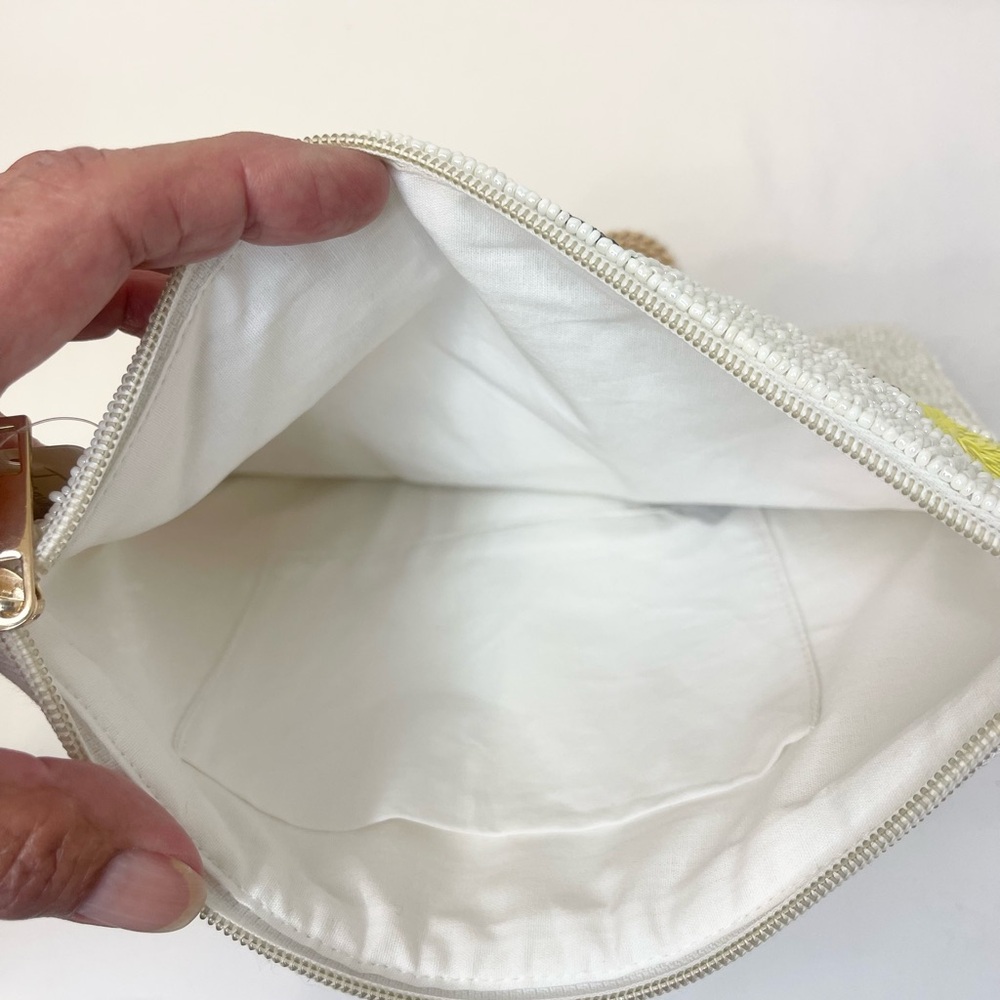 NEW TREASURES BEADED White with Gold Accents FLAMINGOS PURSE - Picture 4 of 7
